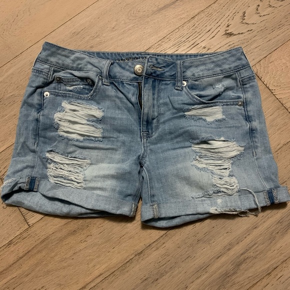 Women jean shorts - Picture 1 of 3